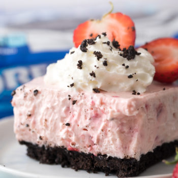 These OREO Strawberry Smoothie Cheesecake Bars are easy, creamy and delicious!